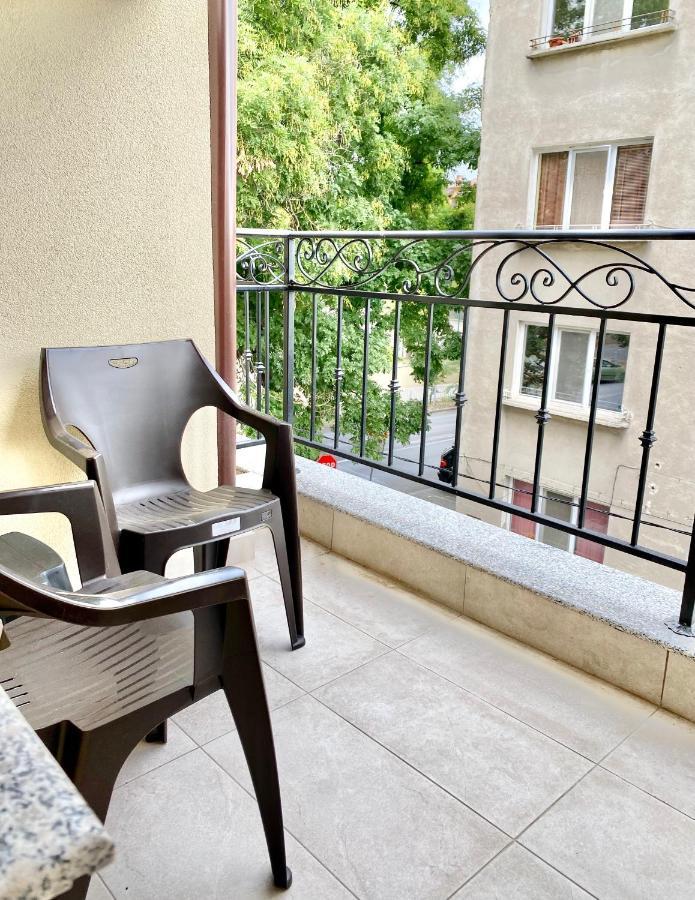 Cozy Studio Next To State Opera With Work Space Stara Zagora Ngoại thất bức ảnh